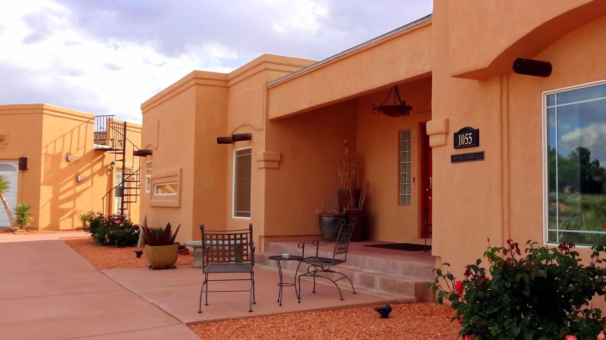 Dreamkatchers Lake Powell Bed & Breakfast Big Water Bagian luar foto