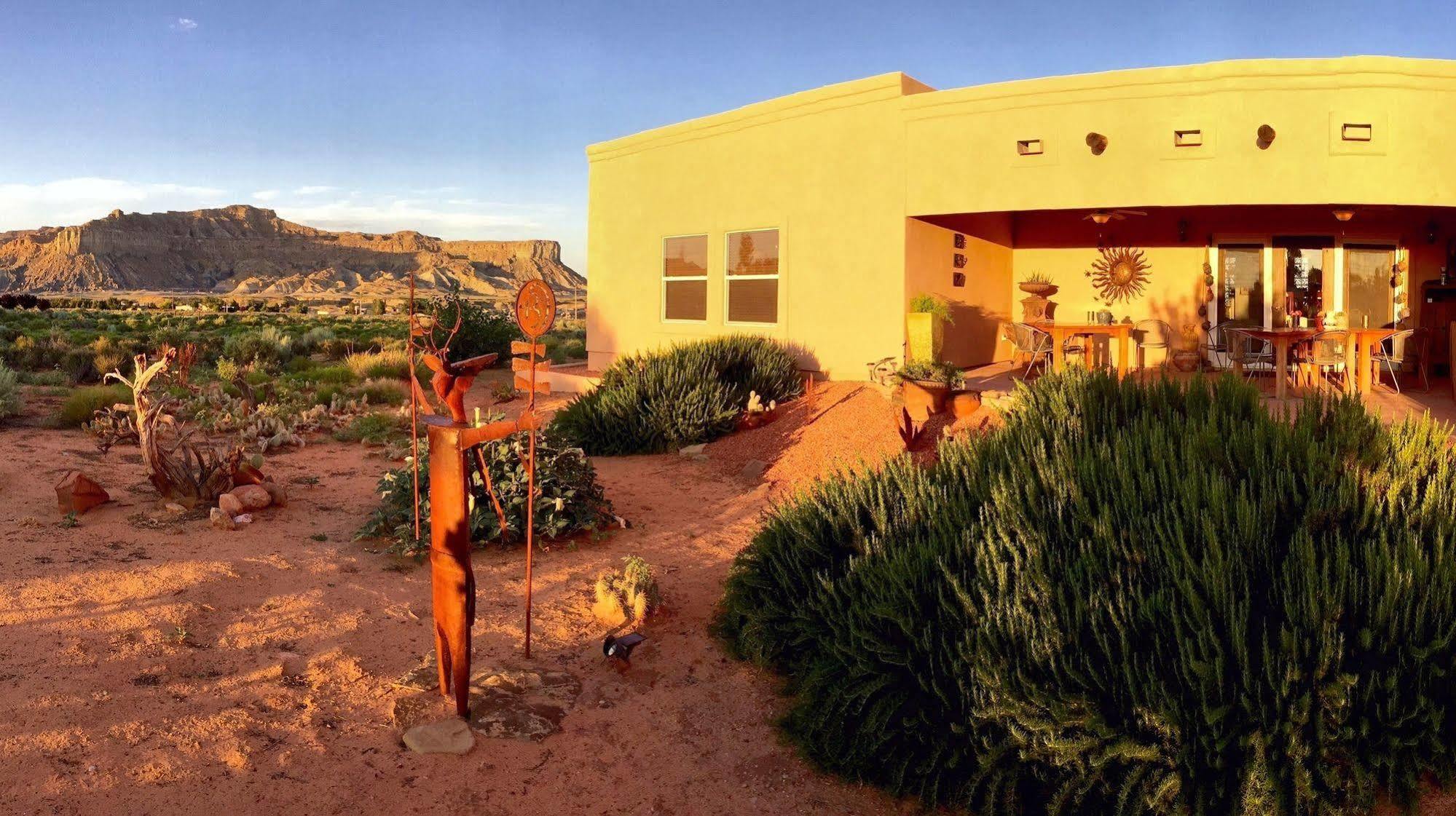 Dreamkatchers Lake Powell Bed & Breakfast Big Water Bagian luar foto